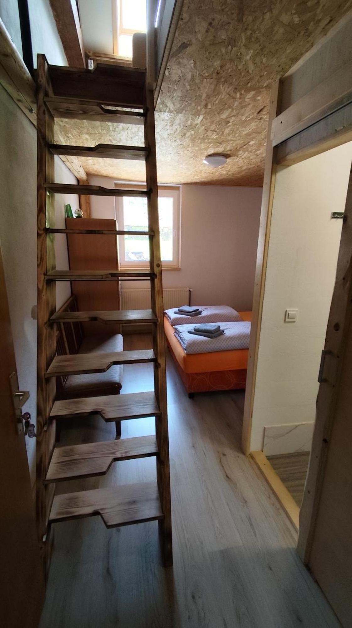 Domacija Markc Zelezniki Luaran gambar