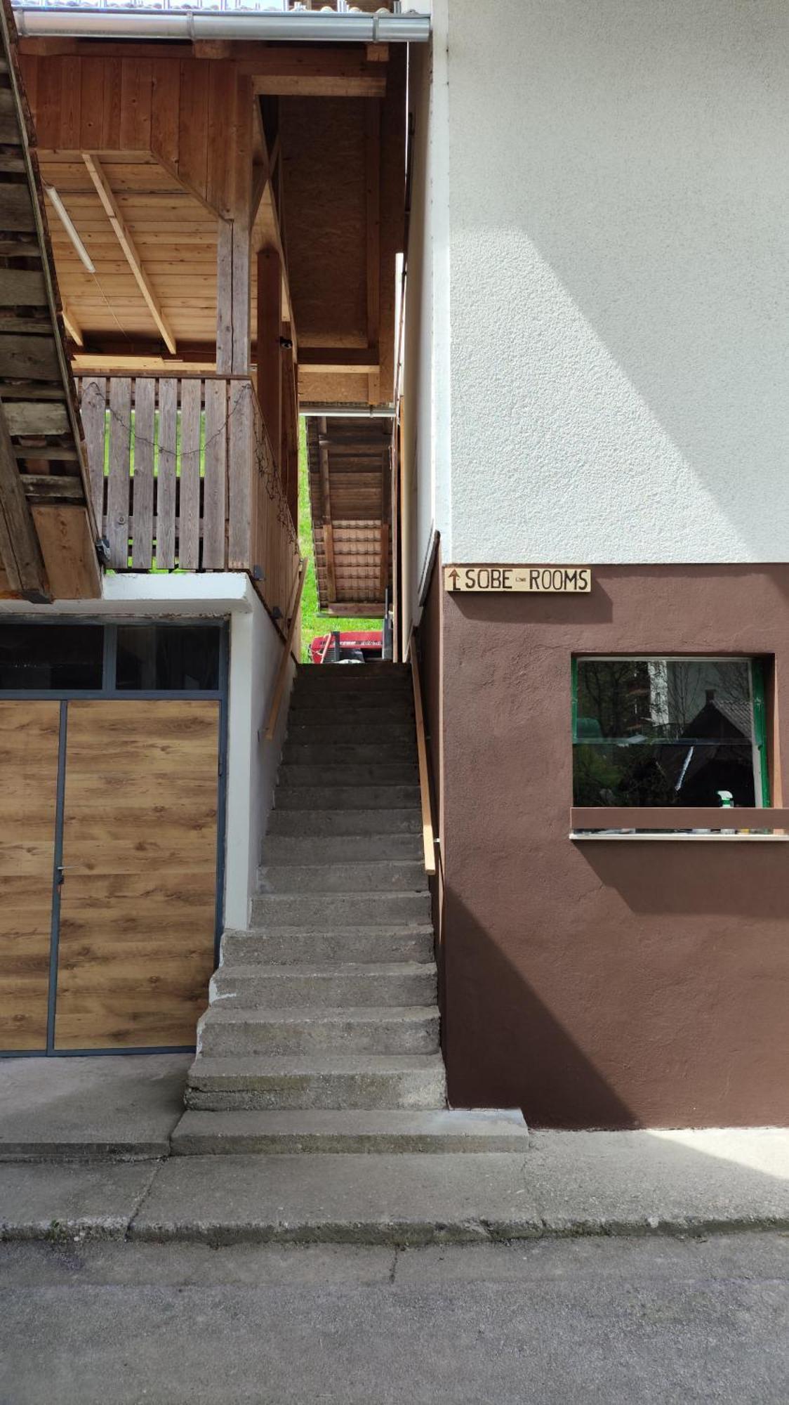 Domacija Markc Zelezniki Luaran gambar